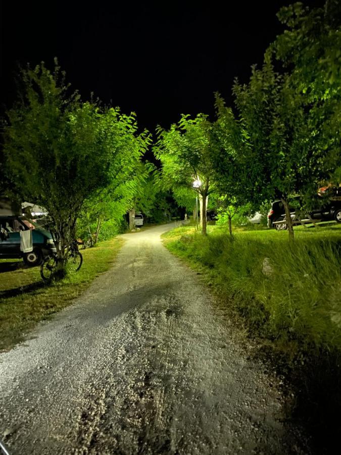 Camping Calme Et Nature Castellane Kültér fotó