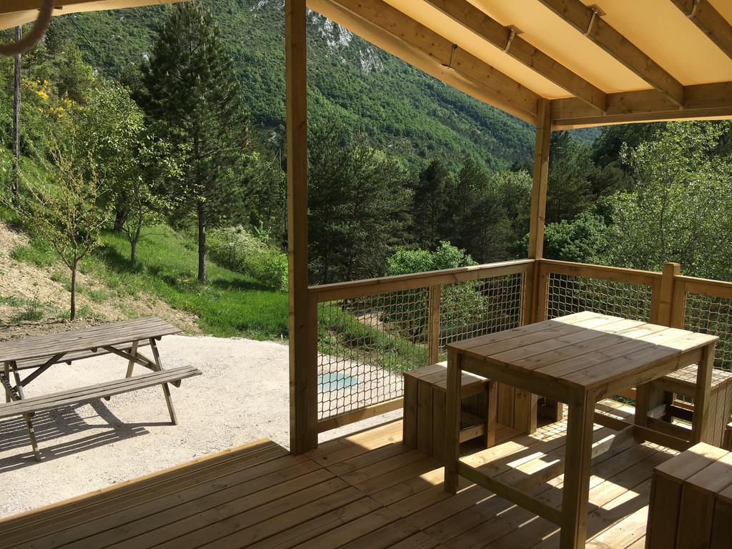 Camping Calme Et Nature Castellane Kültér fotó