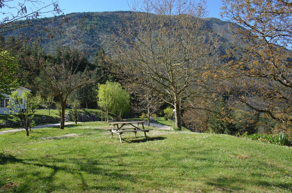 Camping Calme Et Nature Castellane Kültér fotó